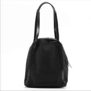 Gucci Shoulder Bag in Black Nylon and Leather